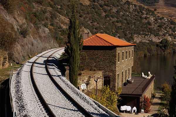 Convensa conclui projeto de reabilitação ferroviária do troço Pinhao-Tua da Linha do Douro (Portugal)